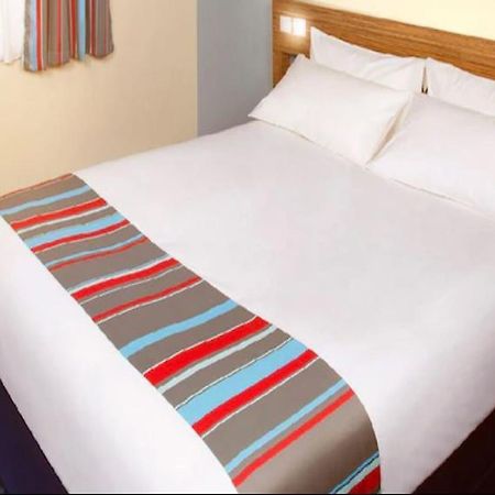 Travelodge Bracknell Exterior foto