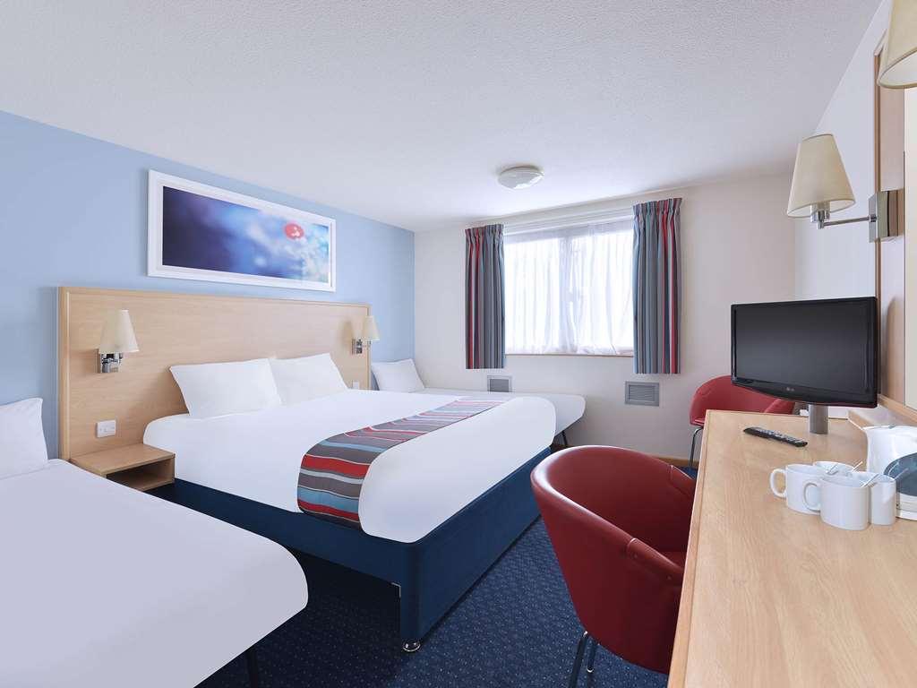 Travelodge Bracknell Quarto foto